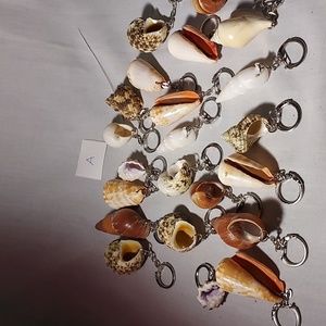 Shell Key Chains Lot of 22 Different Sizes & Kinds